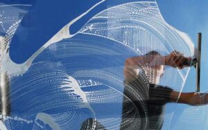 Combien coûte un service de nettoyage de vitres à Casablanca?